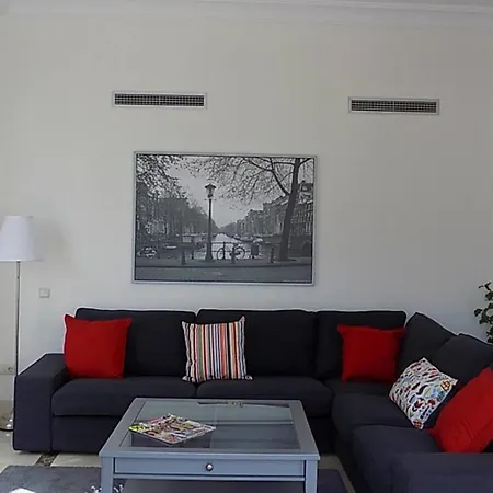 Modern Beautiful & Tranquil Spacious *